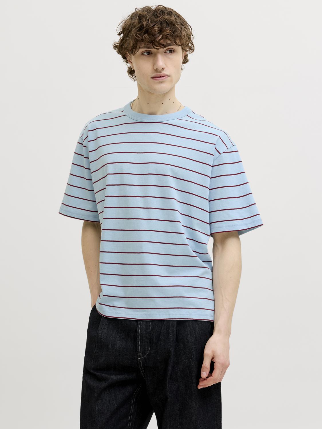 model_shot-front